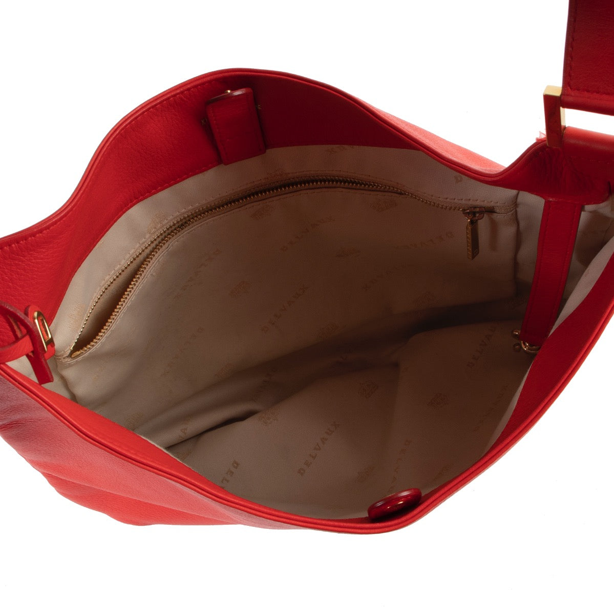 Buy authentic secondhand Delvaux bags at Labellov vintage fashion webshop for the lowest price. Koop authentieke tweedehands Delvaux tassen bij Labellov vintage mode webshop aan de laagste prijs.