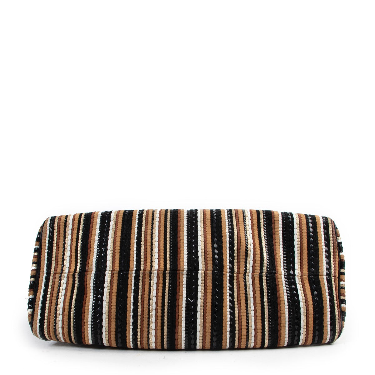 Buy authentic secondhand Delvaux bags at Labellov vintage fashion webshop for the lowest price. Koop authentieke tweedehands Delvaux tassen bij Labellov vintage mode webshop aan de laagste prijs.