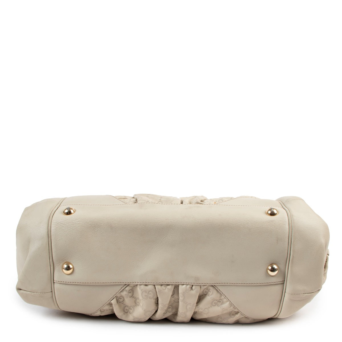 Buy online an authentic second hand Gucci beige Guccissima Full Moon shoulder bag in preloved condition at Labellov in Antwerp.