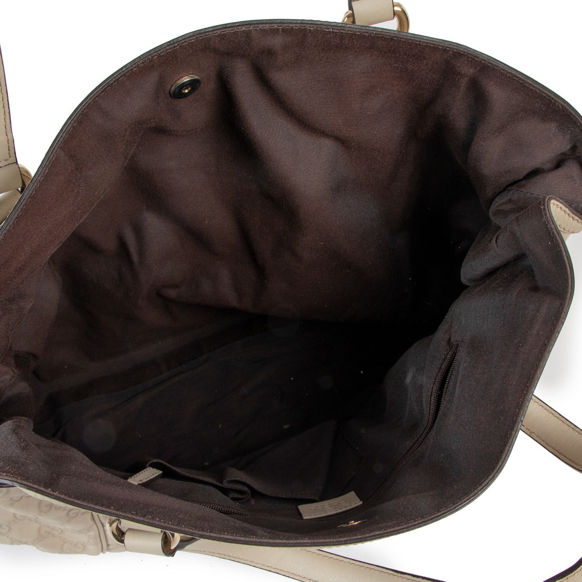 Buy online an authentic second hand Gucci beige Guccissima Full Moon shoulder bag in preloved condition at Labellov in Antwerp.
