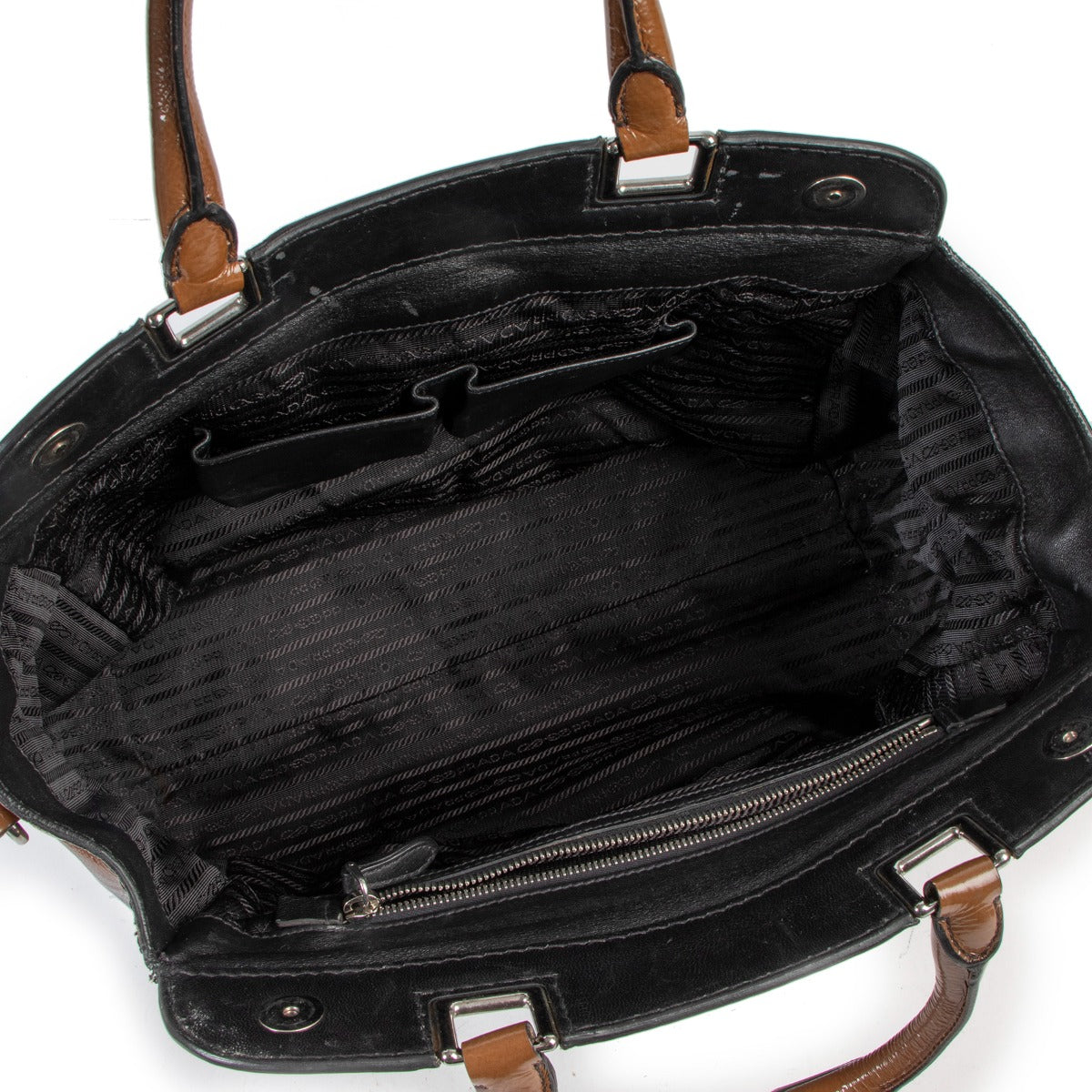 Buy an authentic second hand Prada Brown Ombre Patent Leather Tote Bag Top Handle Bag in good condition at Labellov in Antwerp.