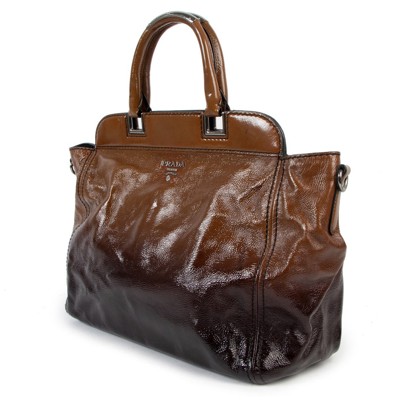 Buy an authentic second hand Prada Brown Ombre Patent Leather Tote Bag Top Handle Bag in good condition at Labellov in Antwerp.