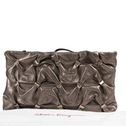 Buy this Salvatore Ferragamo Metallic Clutch in perfect condition at Labellov in store and online. Koop deze Salvatore Ferragamo Metallic Clutch in perfecte staat bij Labellov in winkel en online.