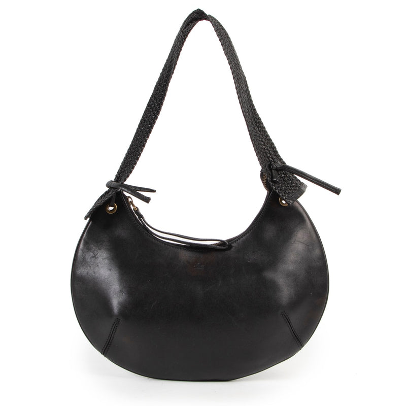 Buy and sell authentic designer bags at Labellov in store or online such as this Gucci Black Shoulder bag.