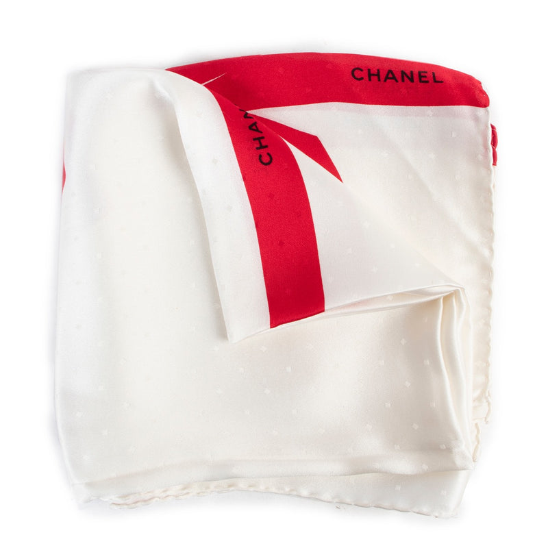 Shop safe online Chanel Silk Scarf for the best price. shop safe online your secondhand Chanel Silk Scarf.