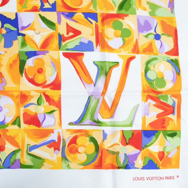 Buy and sell your authentic designer scarfs such as this Louis Vuitton Multicolor Scarf only at Labellov secondhand luxury in Antwerp.