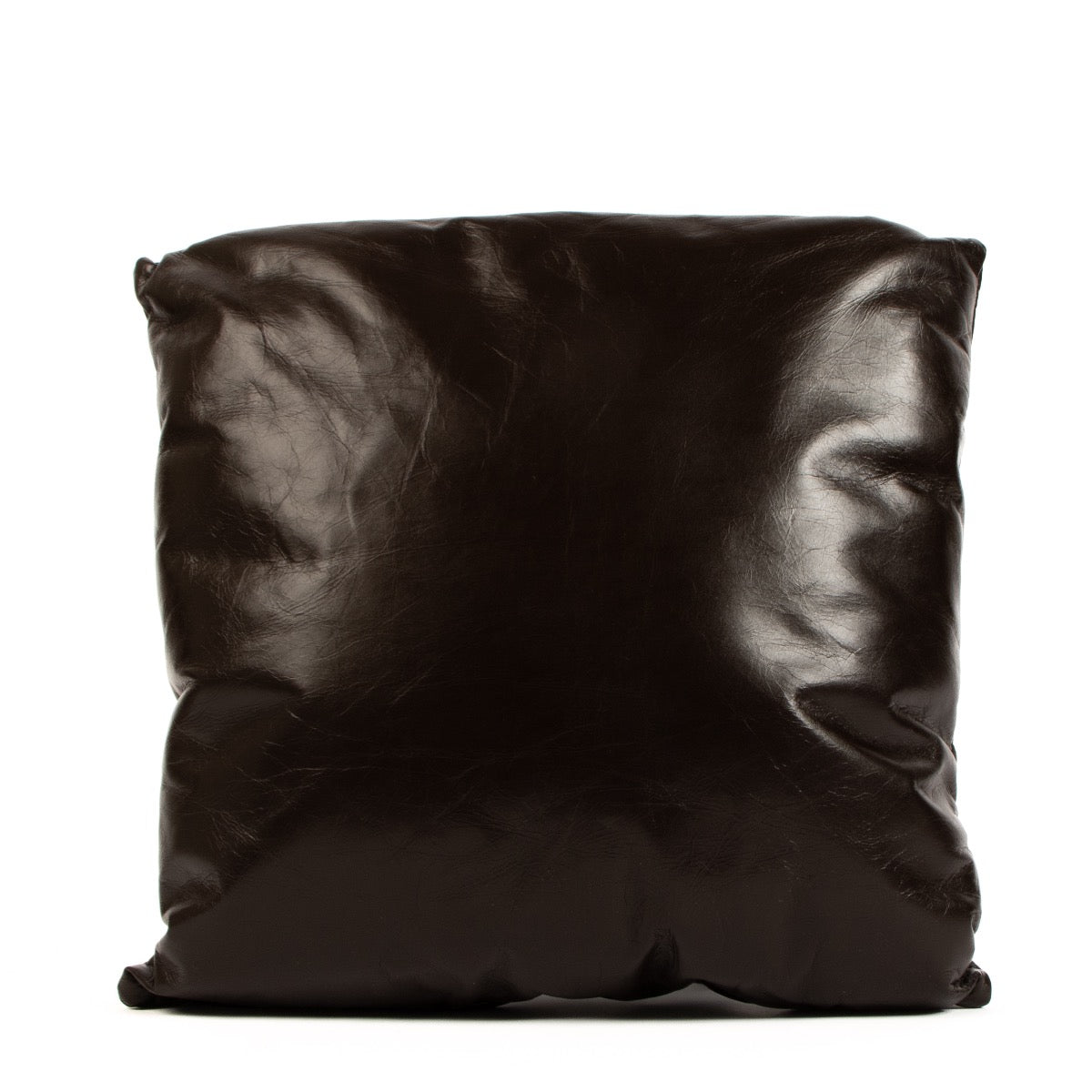 Shop safe online at Labellov in Antwerp, Brussels and Knokke this 100% authentic second hand Bottega Veneta Chocolate Brown Pillow Pochette