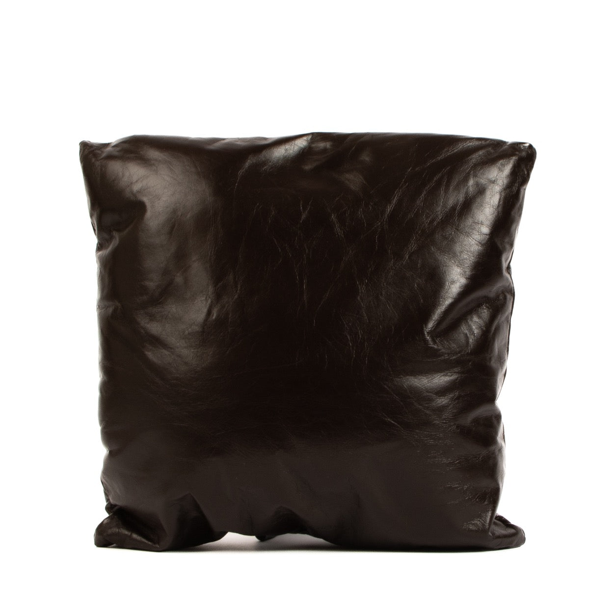 Shop safe online at Labellov in Antwerp, Brussels and Knokke this 100% authentic second hand Bottega Veneta Chocolate Brown Pillow Pochette