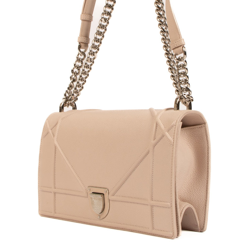 Shop safe online at Labellov in Antwerp, Brussels and Knokke this 100% authentic second hand Christian Dior Pale Pink Diorama Crossbody Bag