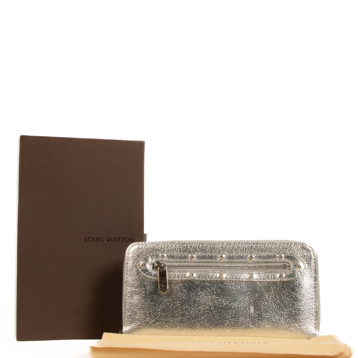 Shop 100% authentic second-hand Louis Vuitton Silver Suhali Zippy Wallet on Labellov.com