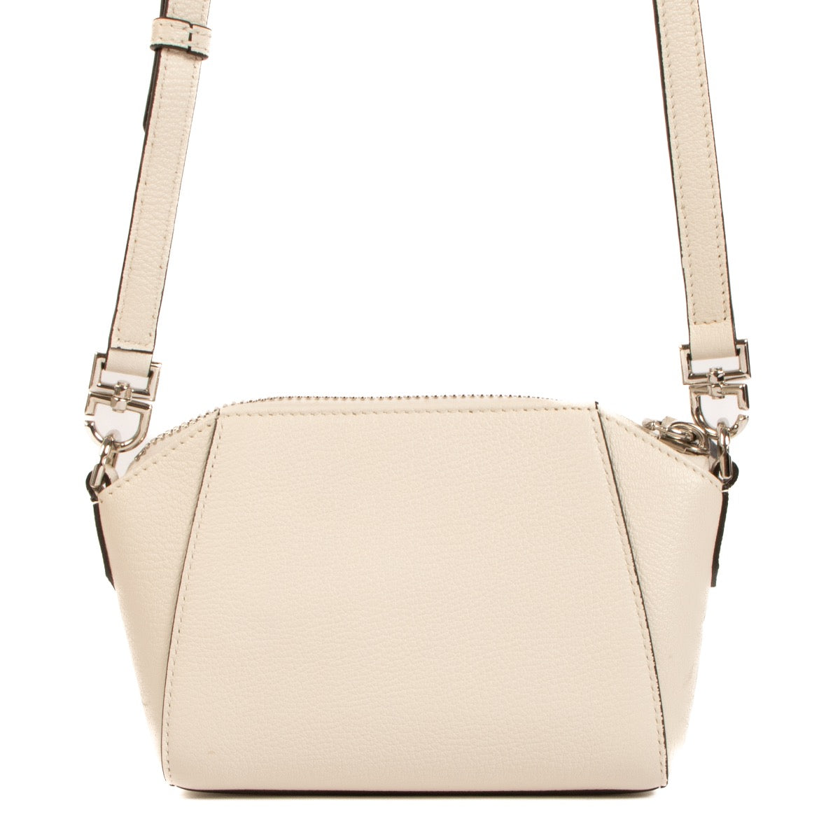 Shop safe online at Labellov in Antwerp, Brussels and Knokke this 100% authentic second hand Givenchy Ivory Nano Antigona Crossbody Bag