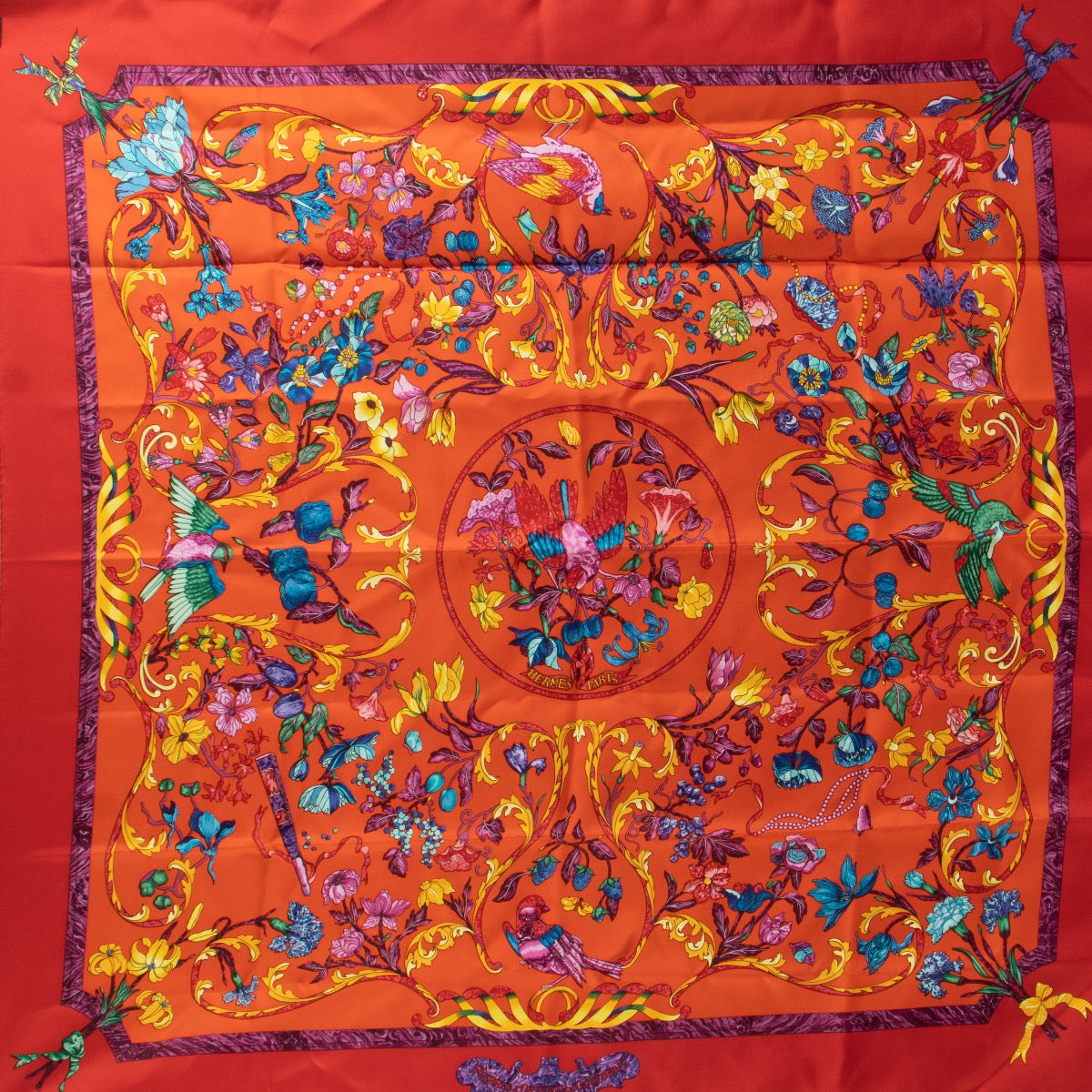 Shop safe online at Labellov in Antwerp, Brussels and Knokke this 100% authentic second hand Hermès Multicolor Pierres D'orient et D'occident Silk Carré Scarf