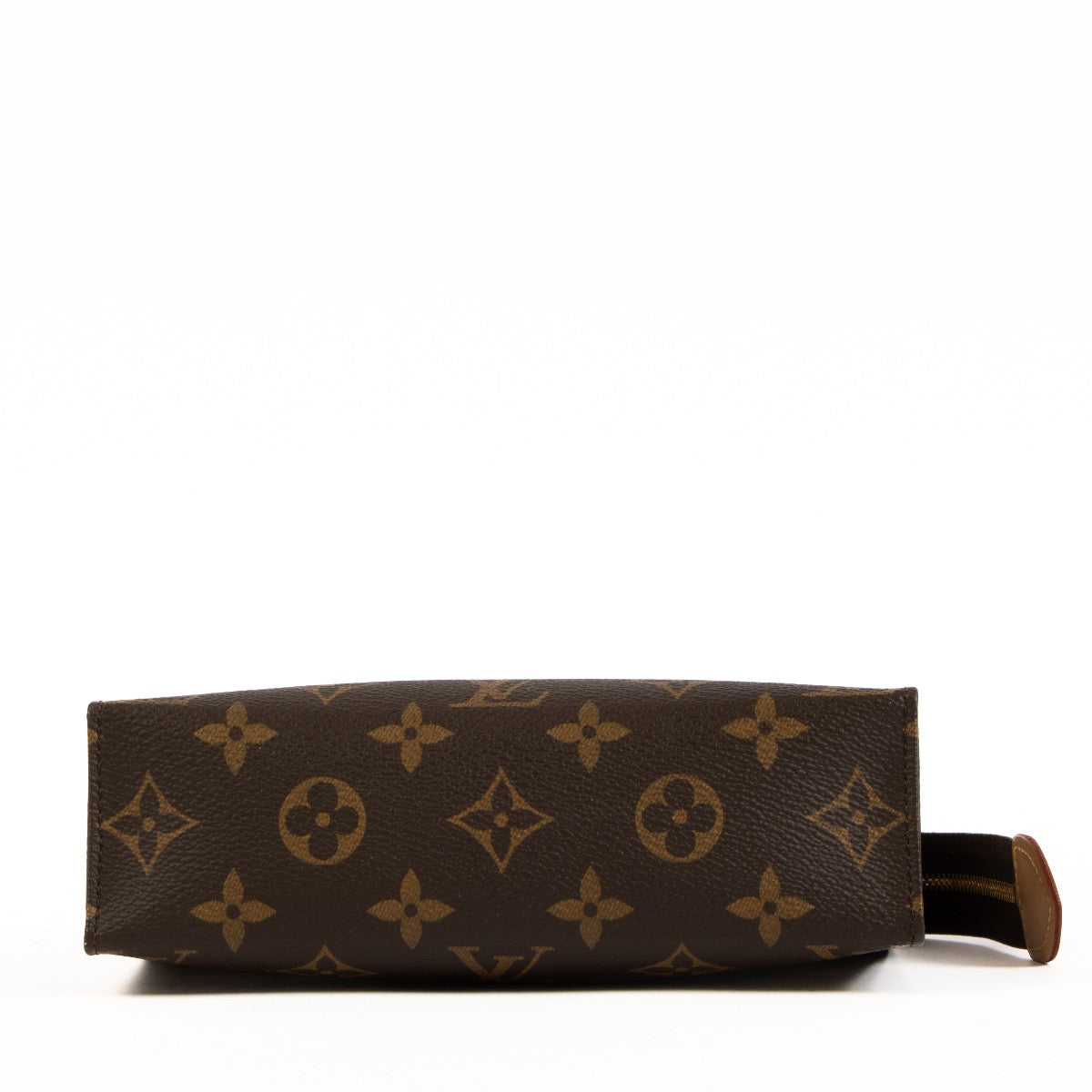 Shop safe online at Labellov in Antwerp, Brussels and Knokke this 100% authentic second hand Louis Vuitton Monogram Canvas Pochette 19