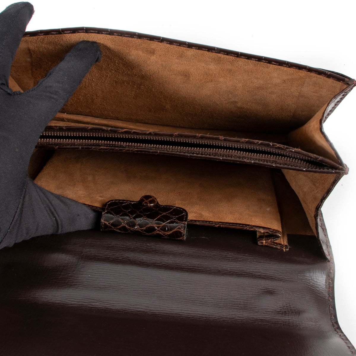 Shop safe online Delvaux Brown Crocodile Top handle for the best price. shop safe online your secondhand Delvaux Brown Crocodile Top handle. Buy authentic secondhand Delvaux bags at Labellov vintage fashion webshop for the lowest price. Koop authentieke