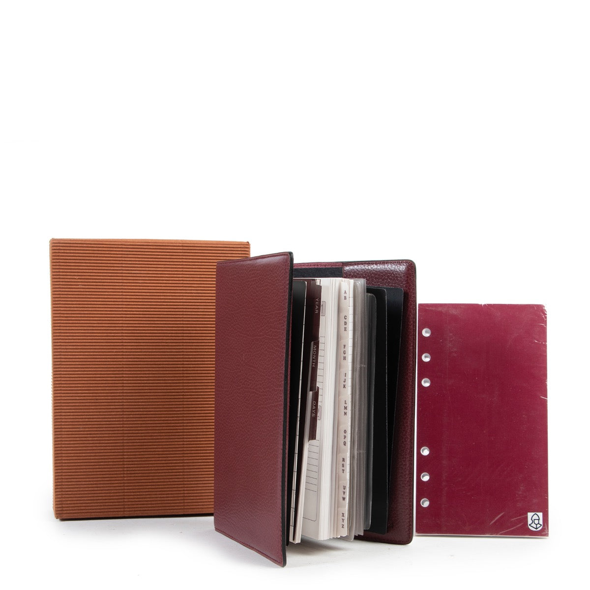Shop safe online 100% authentic Delvaux Burgundy Agenda in very good condition at the right price at Labellov in Antwerp.