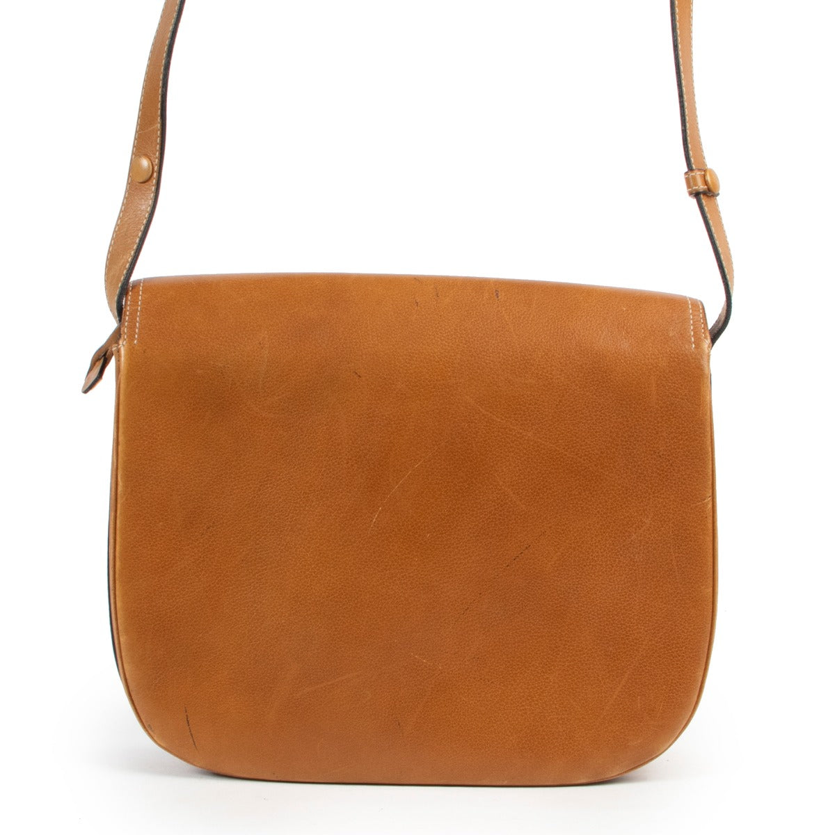 Buy and sell authentic secondhand Delvaux bags at Labellov vintage fashion webshop for a reasonable price. Koop en verkoop authentieke tweedehands Delvaux tassen bij Labellov vintage mode webshop aan de beste prijs.