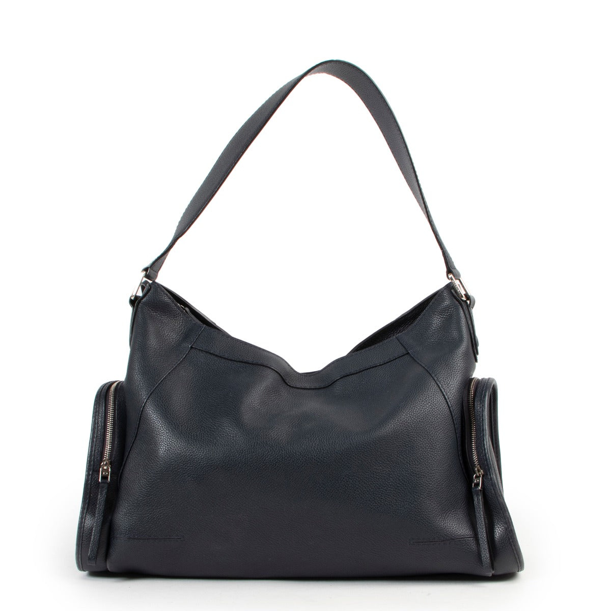 Buy authentic secondhand Delvaux bags at Labellov vintage fashion webshop for the lowest price. Koop authentieke tweedehands Delvaux tassen bij Labellov vintage mode webshop aan de laagste prijs.