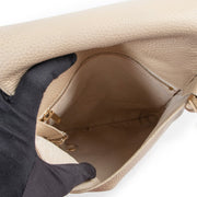 Buy authentic secondhand Delvaux bags at Labellov vintage fashion webshop for the lowest price. Koop authentieke tweedehands Delvaux tassen bij Labellov vintage mode webshop aan de laagste prijs.
