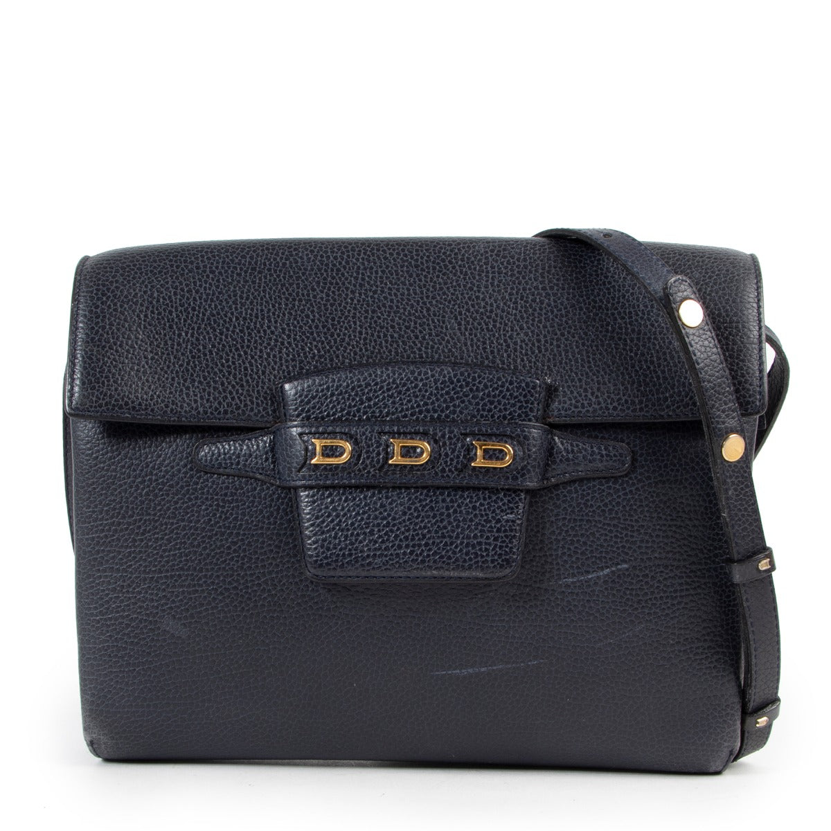 Buy and sell authentic secondhand Delvaux bags at Labellov vintage fashion webshop for the lowest price. Koop en verkoop authentieke tweedehands Delvaux tassen bij Labellov vintage mode webshop aan de laagste prijs.