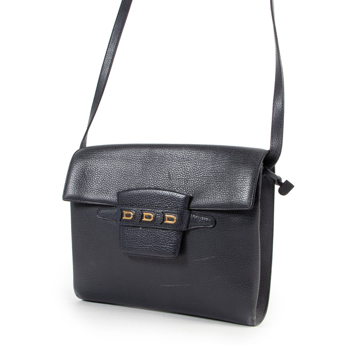 Buy and sell authentic secondhand Delvaux bags at Labellov vintage fashion webshop for the lowest price. Koop en verkoop authentieke tweedehands Delvaux tassen bij Labellov vintage mode webshop aan de laagste prijs.
