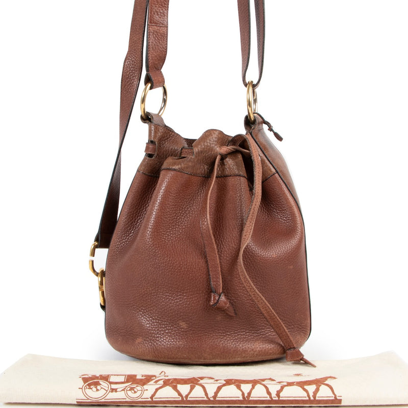 Buy and sell authentic secondhand Delvaux bags at Labellov vintage fashion webshop for the lowest price. Koop en verkoop authentieke tweedehands Delvaux tassen bij Labellov vintage mode webshop aan de laagste prijs