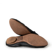 Buy authentic secondhand Chanel shoes at Labellov vintage fashion webshop for the best price. Koop authentieke tweedehands Chanel schoenen bij Labellov vintage mode webshop aan de beste prijs.