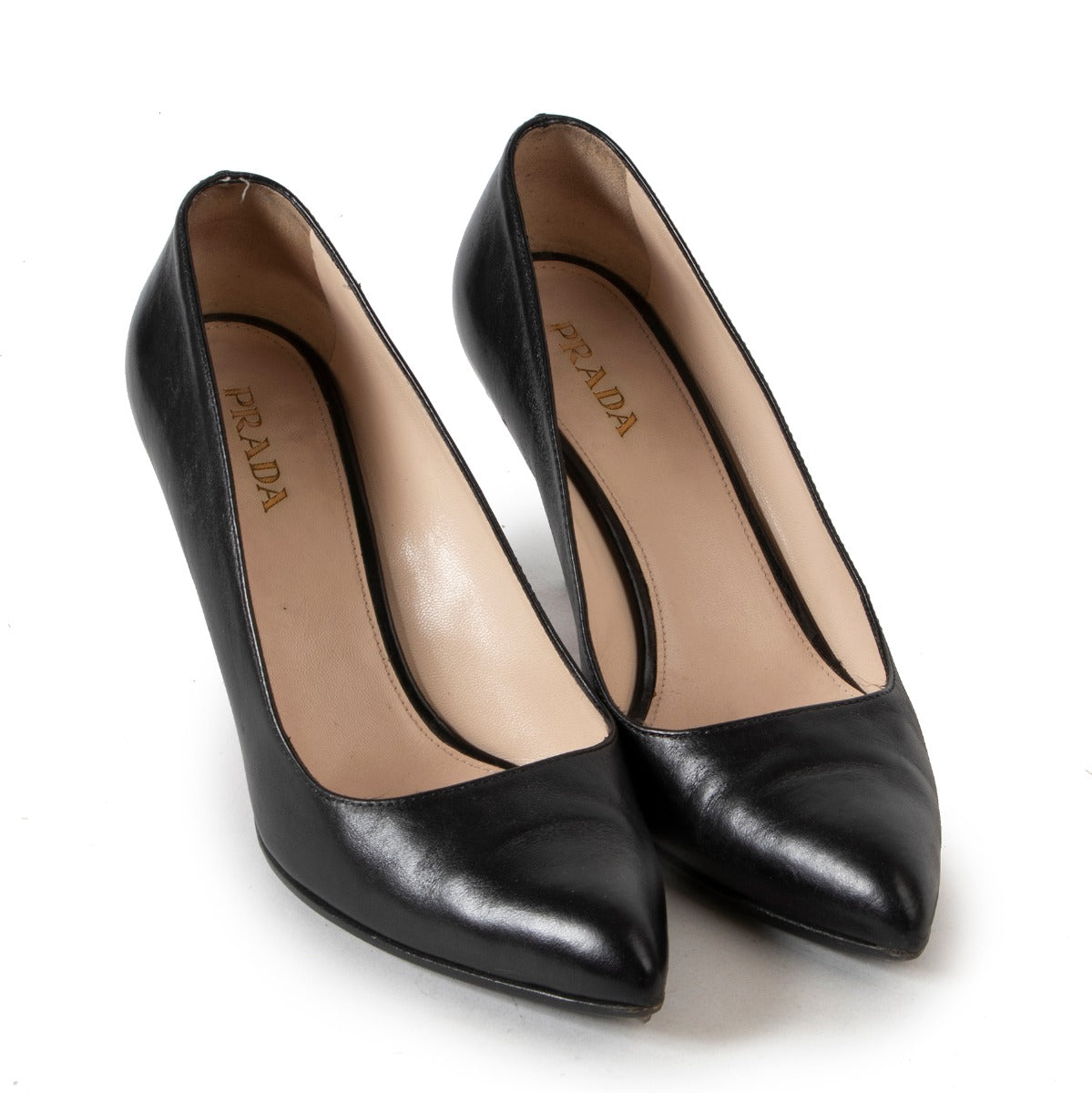 Buy secondhanded Prada Black Heels Pointed Toe at Labellov on the webshop and in store. Koop tweedehandse Prada Black Heels Pointed Toe bij Labellov op de webshop en in de winkel.