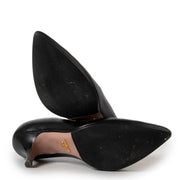 Buy secondhanded Prada Black Heels Pointed Toe at Labellov on the webshop and in store. Koop tweedehandse Prada Black Heels Pointed Toe bij Labellov op de webshop en in de winkel.