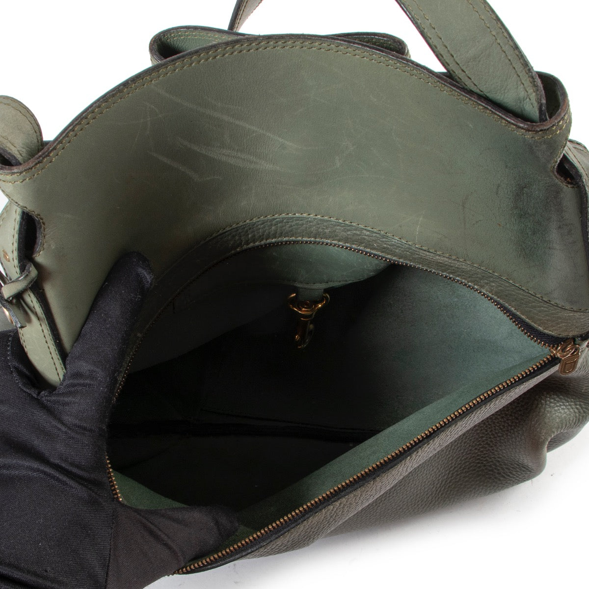 Buy online Delvaux Green Leather Crossbody Bag in a safe way. Shop Delvaux Green Leather Crossbody Bag online safely. Buy authentic second hand Delvaux Green Leather Crossbody Bag in a safe way online.