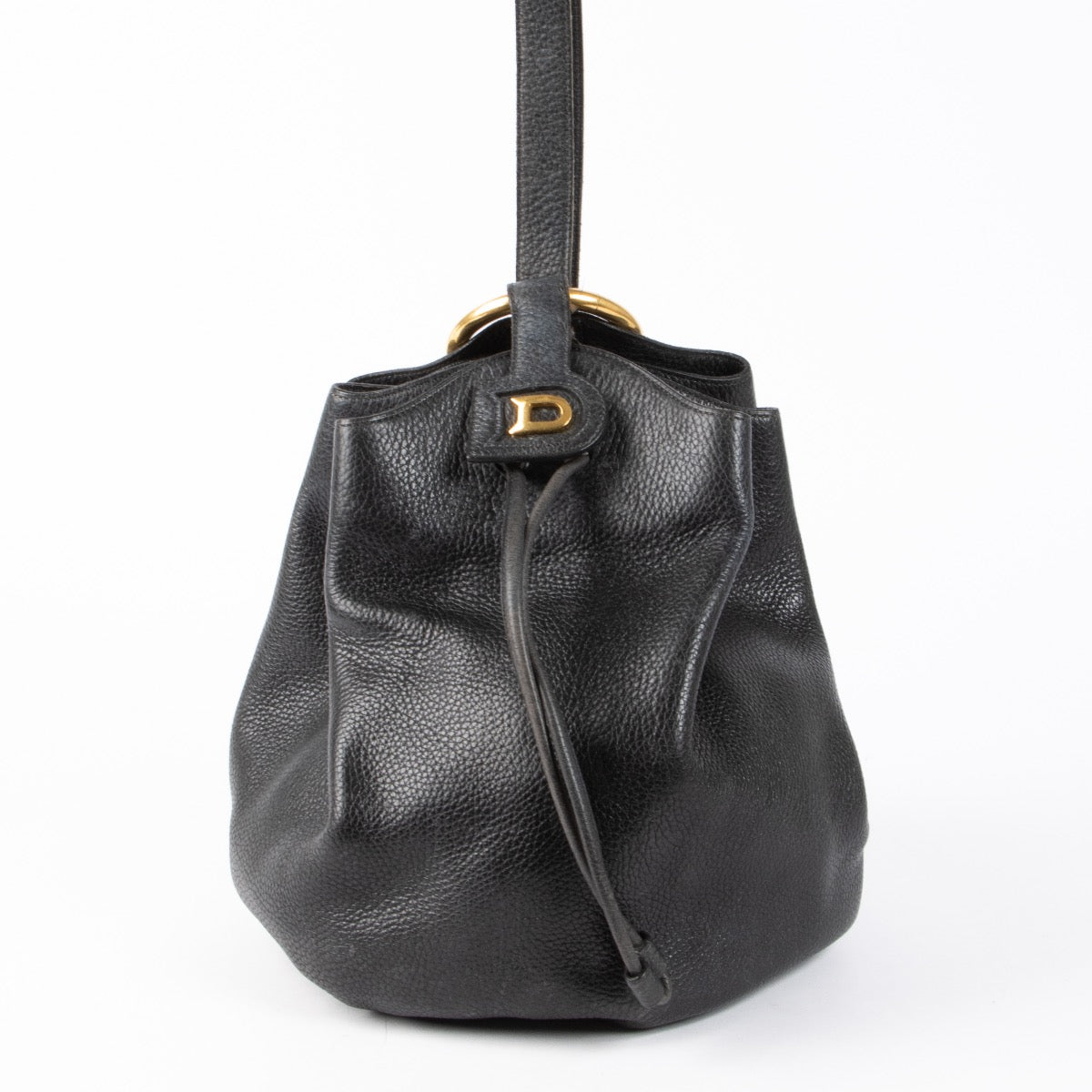 Authentic pre-loved Delvaux Black Leather Rose des Vents Shoulder Bag on Labellov.com