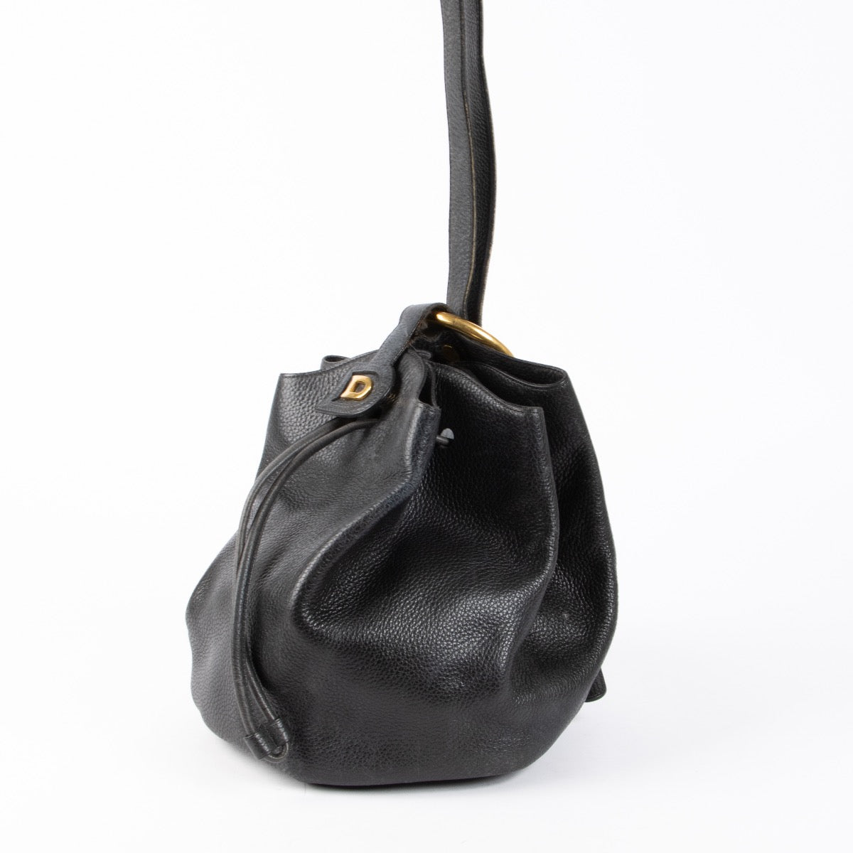 Authentic pre-loved Delvaux Black Leather Rose des Vents Shoulder Bag on Labellov.com