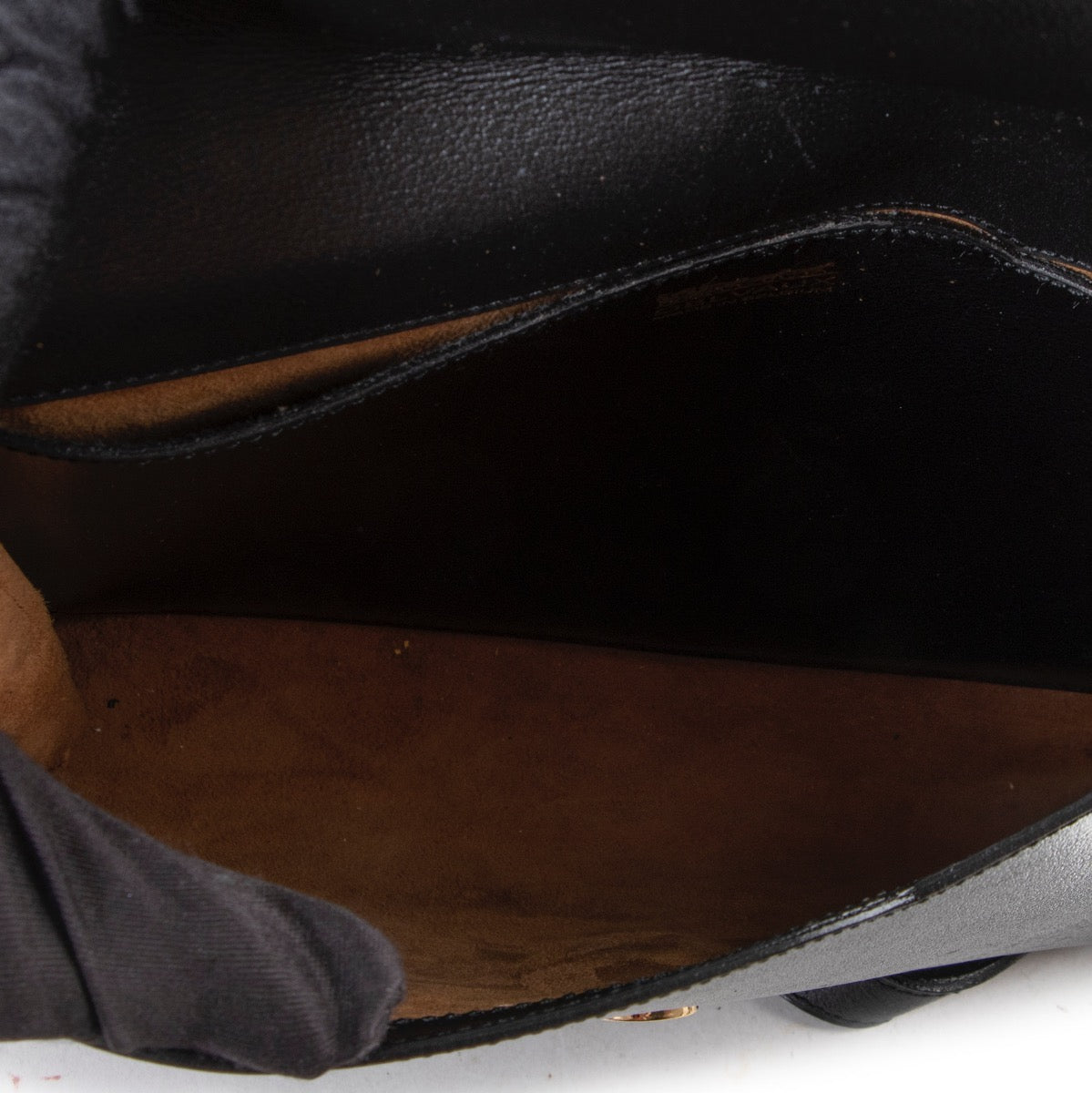 Safely purchase a used one Delvaux Black Leather Crossbody. Buy online in a reliable way a Delvaux Black Leather Crossbody. Buy in a safe site and easy way a Delvaux Black Leather Crossbody