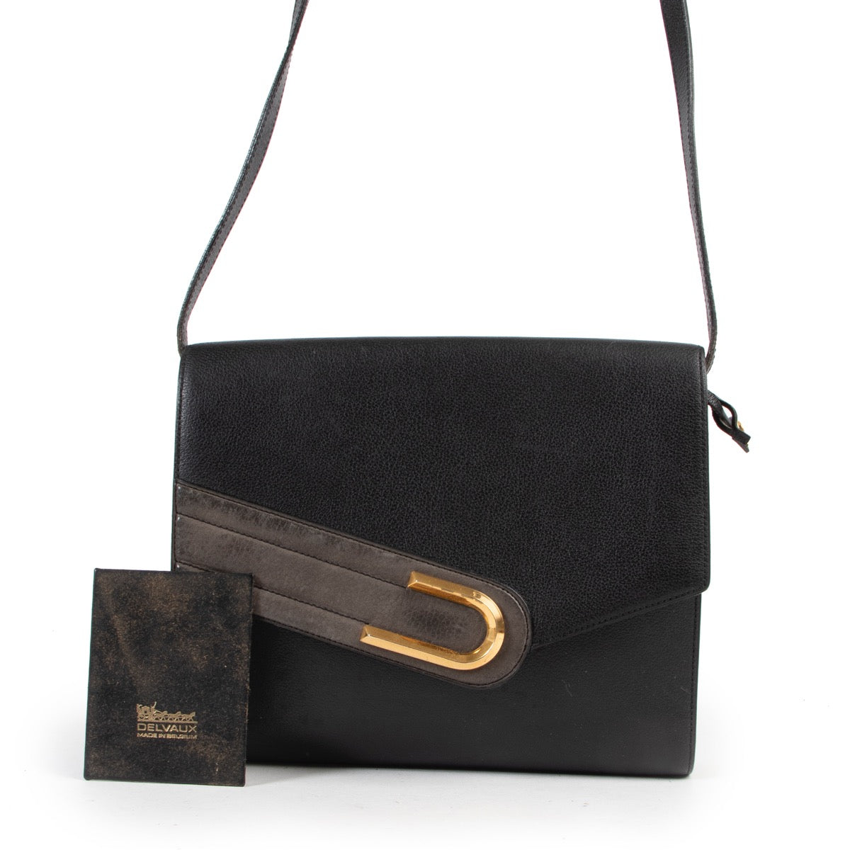 Safely purchase a used one Delvaux Black Leather Crossbody. Buy online in a reliable way a Delvaux Black Leather Crossbody. Buy in a safe site and easy way a Delvaux Black Leather Crossbody