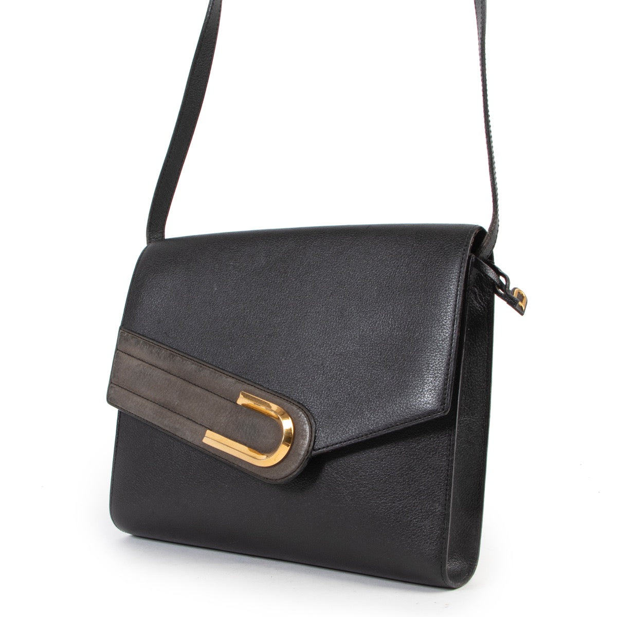 Safely purchase a used one Delvaux Black Leather Crossbody. Buy online in a reliable way a Delvaux Black Leather Crossbody. Buy in a safe site and easy way a Delvaux Black Leather Crossbody