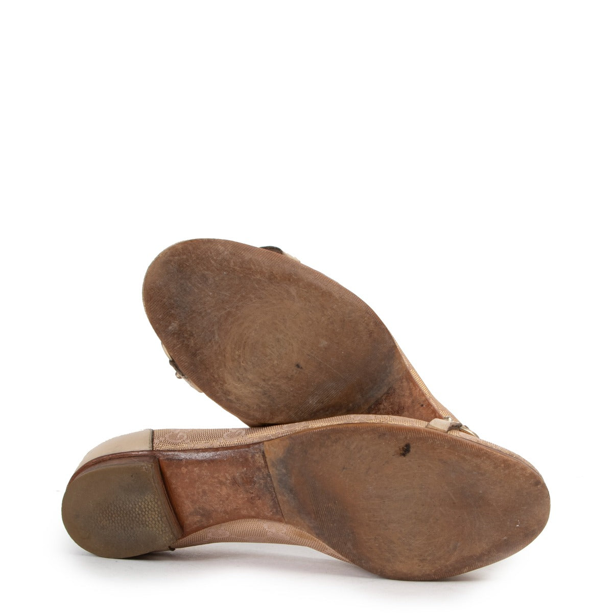Gucci Monogram Horsebit Bamboo Flats now available at Labellov online or in our showroom. Buy and sell your designer items for a reasonable price.