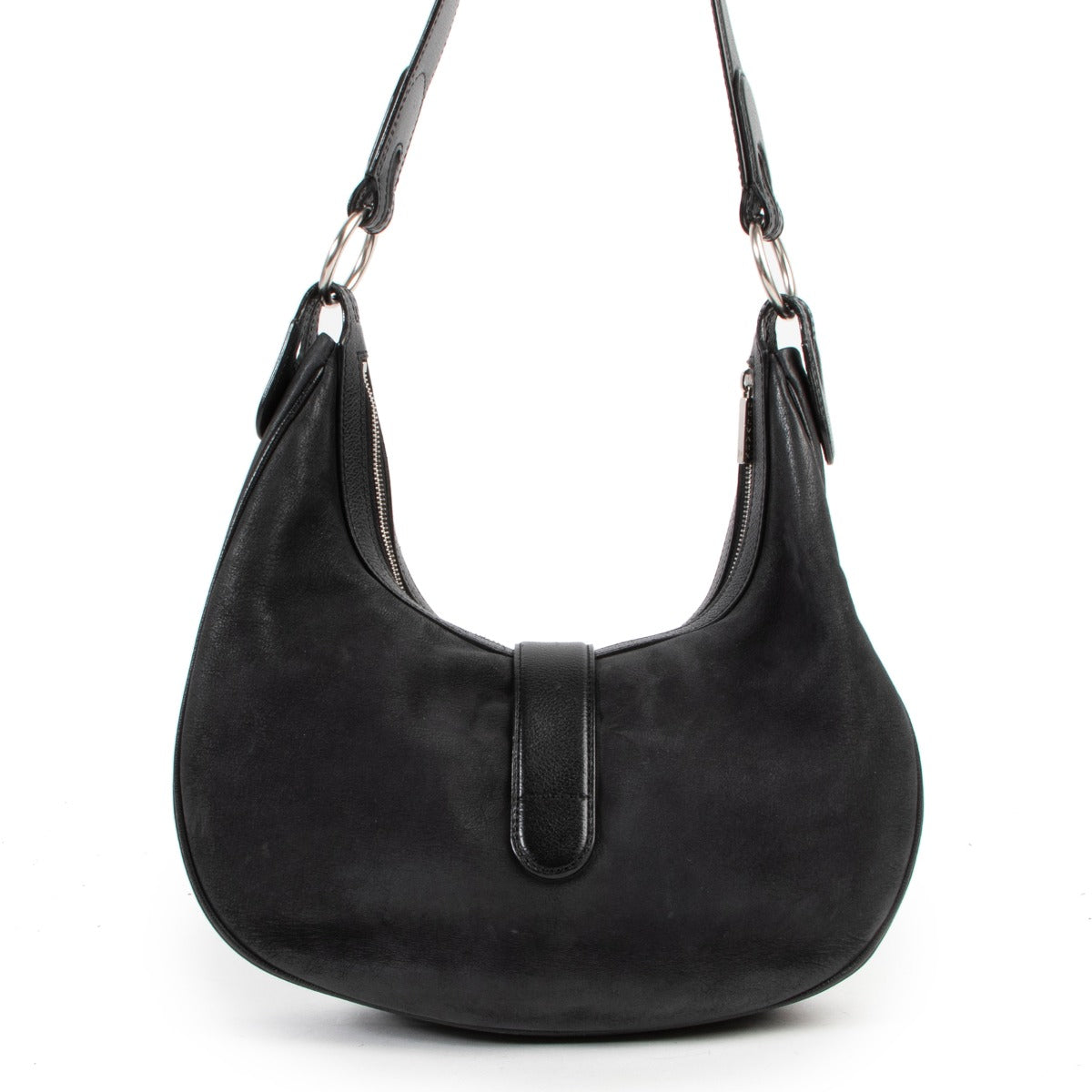 Buy and sell authentic Delvaux bags at Labellov vintage fashion webshop for the best price. Koop of verkoop authentieke Delvaux tassen bij Labellov vintage mode webshop voor de beste prijs.