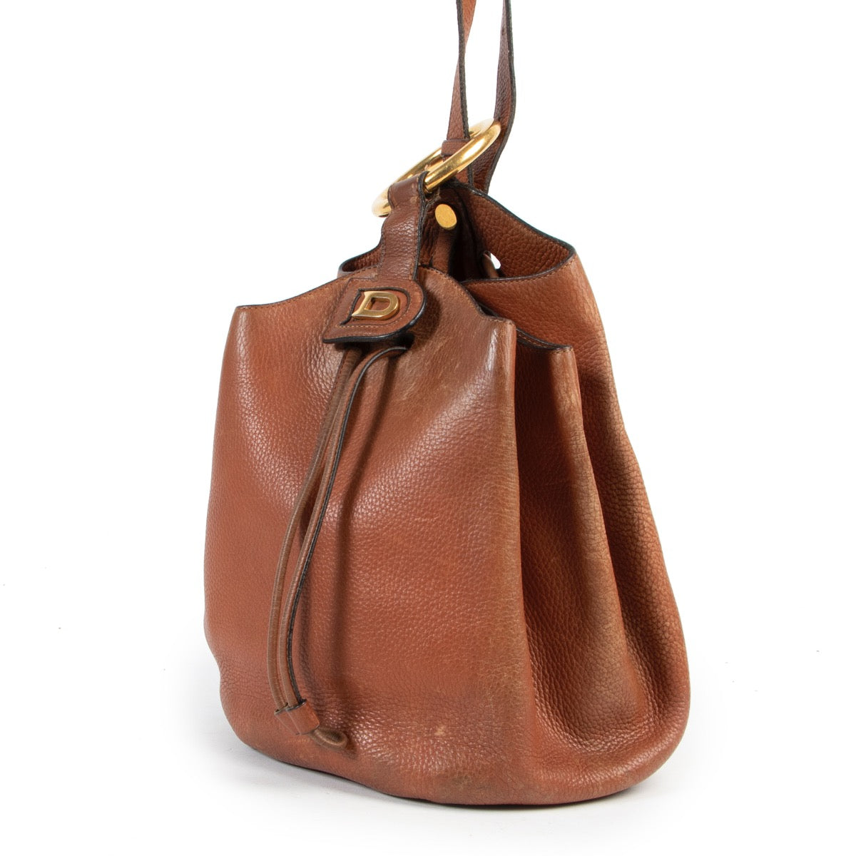 Safely purchase a used one Delvaux cognac Bucket Shoulder bag. Buy online in a reliable way a Delvaux cognac Bucket Shoulder bag. Buy in a safe site and easy way a Delvaux cognac Bucket Shoulder bag