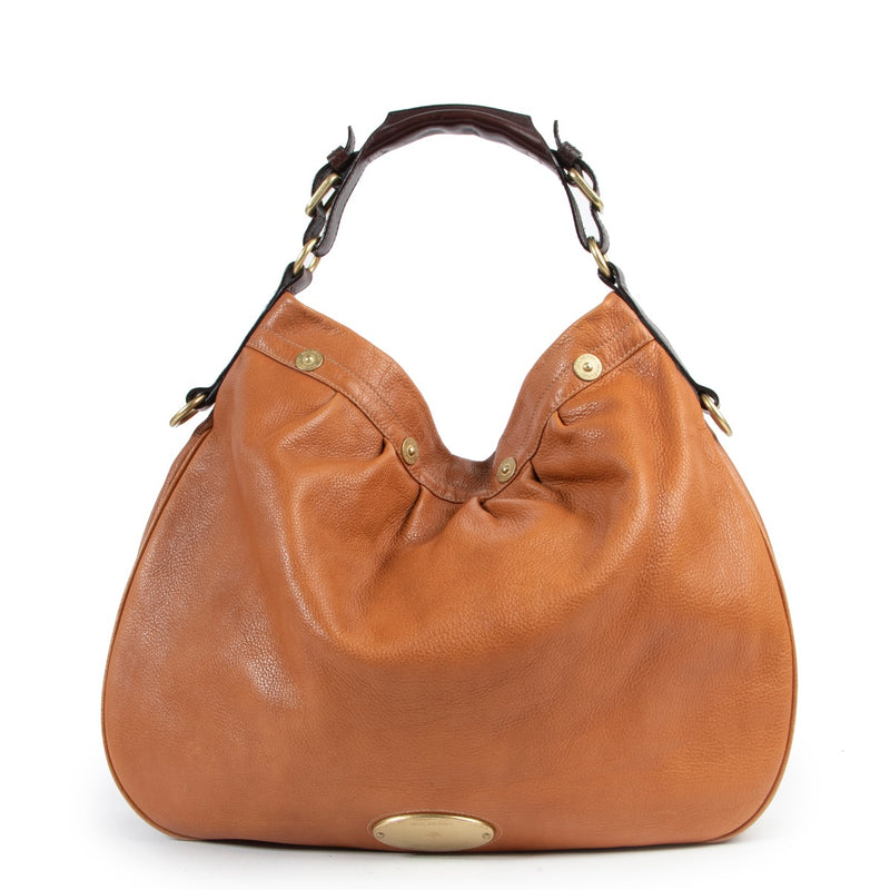 Buy online Mulberry Camel Shoulder Bag in a safe way. Shop online Mulberry Camel Shoulder Bag safely. Buy online authentic second hand Mulberry Camel Shoulder Bag.