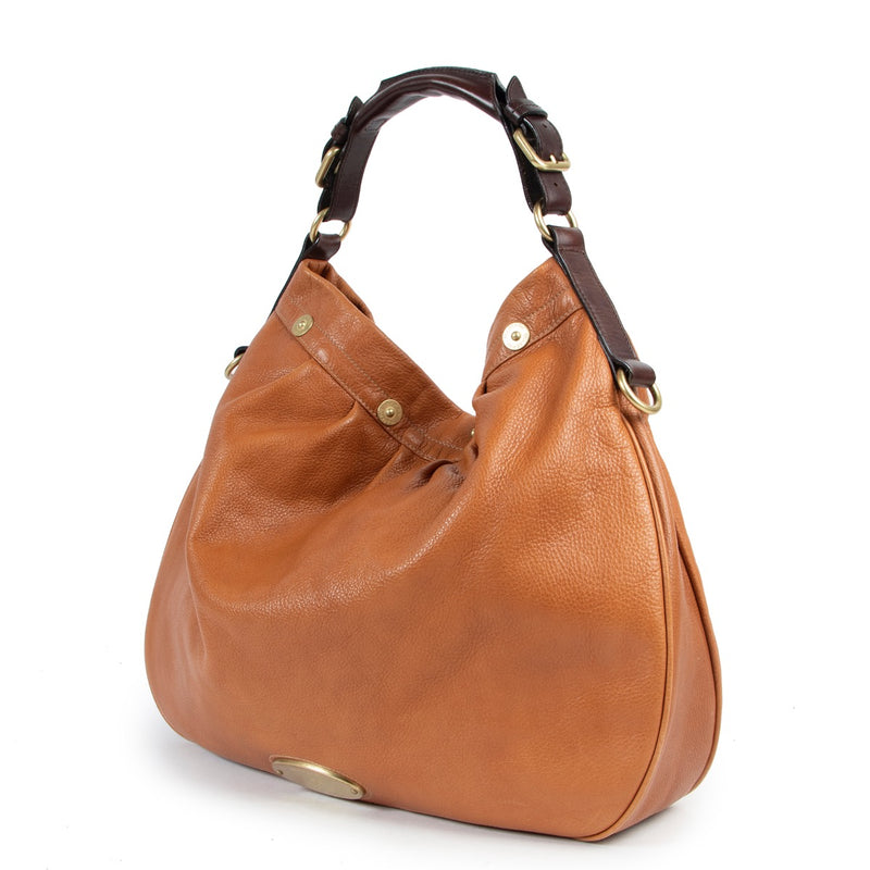 Buy online Mulberry Camel Shoulder Bag in a safe way. Shop online Mulberry Camel Shoulder Bag safely. Buy online authentic second hand Mulberry Camel Shoulder Bag.