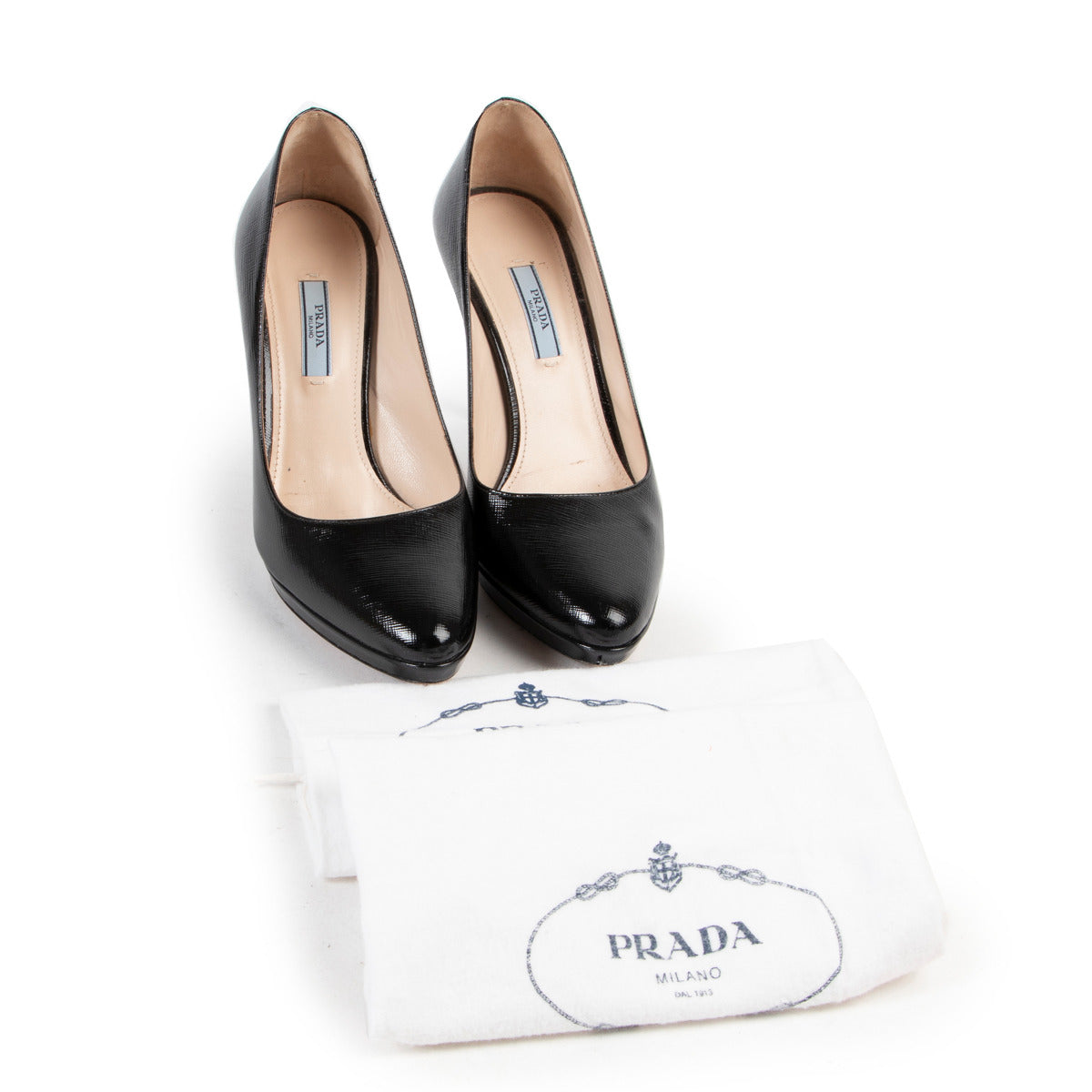 Escarpins Prada en Cuir Verni Saffiano Noir Bout Rond - Taille 39