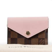 Louis Vuitton Monogram Zoé Wallet by Labellov luxury vintage preloved goods accessoires in very good condition
