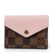 Louis Vuitton Monogram Zoé Wallet by Labellov luxury vintage preloved goods accessoires in very good condition