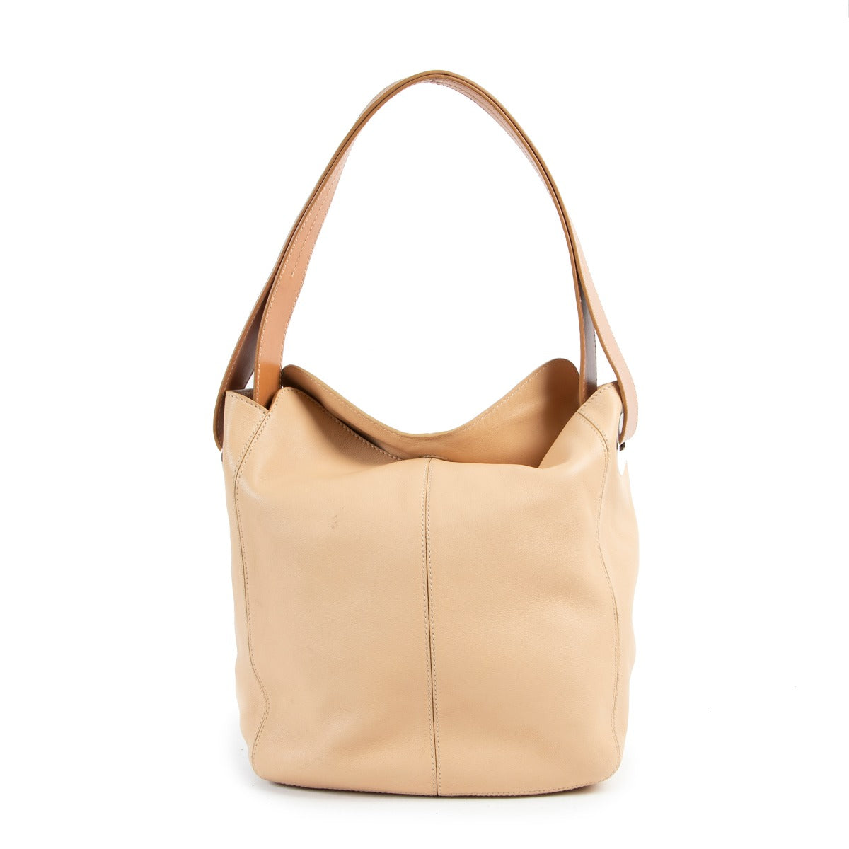 Buy authentic secondhand Tod's items at Labellov vintage fashion webshop for the lowest price. Koop authentieke tweedehands Tod's artikelen bij Labellov vintage mode webshop aan de laagste prijs.
