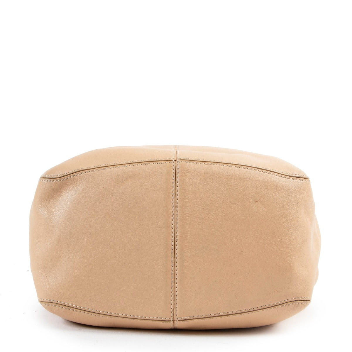 Tod's Beige Shoulder bag at Labellov