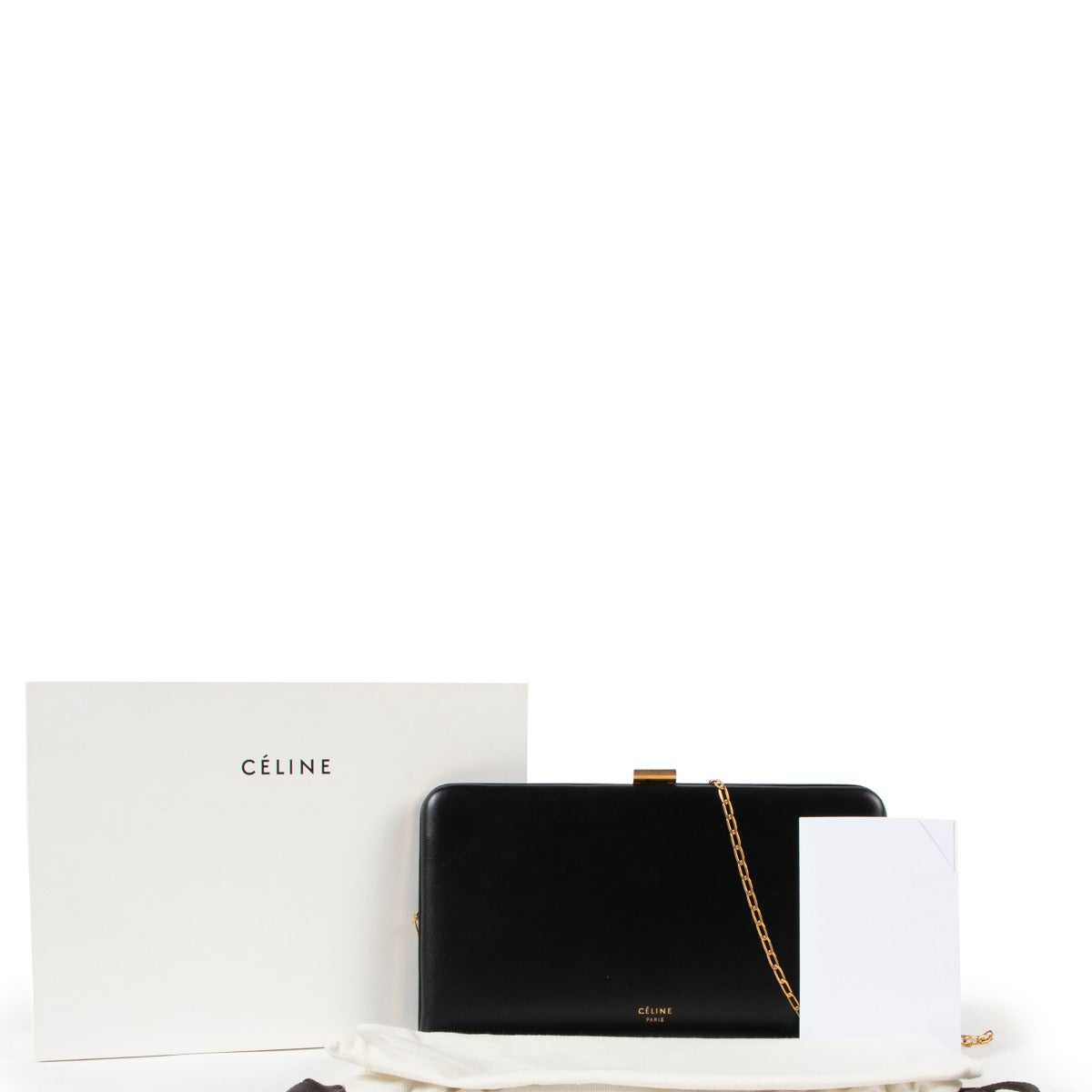 Buy and sell your designer items for a reasonable price at Labellov in store or online. Koop of verkoop jouw designer items voor een goede prijs bij Labellov in de winkel of online.