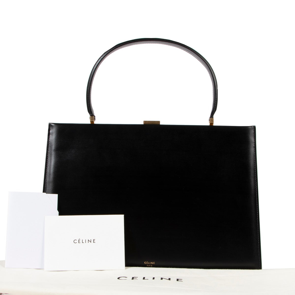At Labellov you'll find designer items for a reasonable and fair price, step by in store or shop online like this Céline Black Medium Clasp.