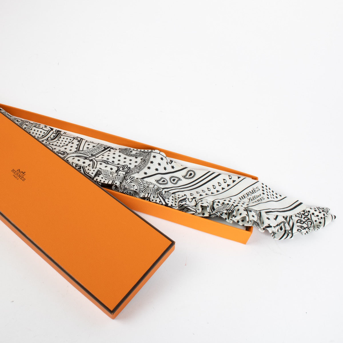 Authentic second-hand Hermès Eperonv d'Or Ruffled Twilly on labellov.com