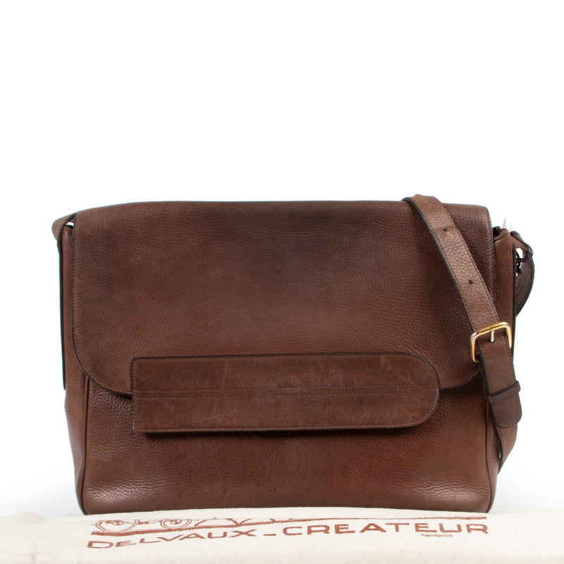 On safe site designers bags in vintage condition