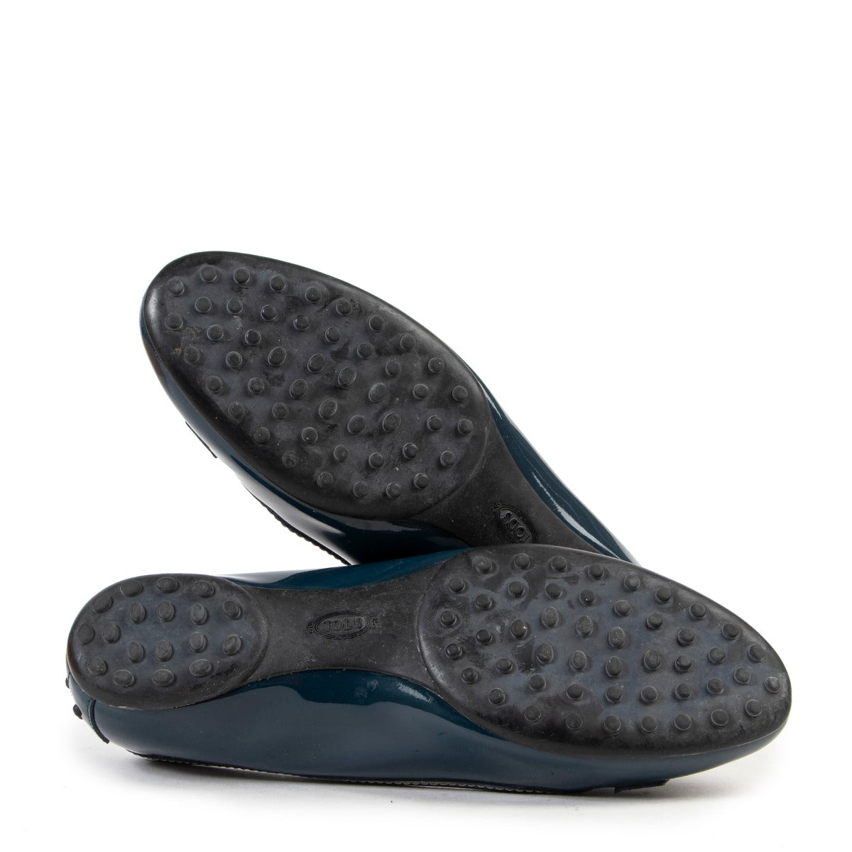 Buy and sell designer items at Labellov for a reasonable price online or in store. Buy these Tod's Blue Ballerinas at Labellov.