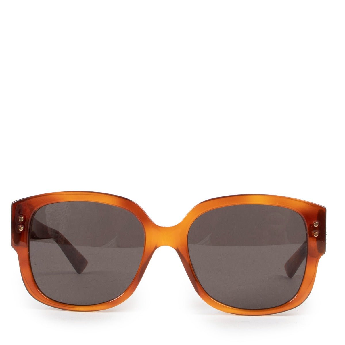Shop now your favorite 100% authentic Christian Dior accesoires, at Labellov.